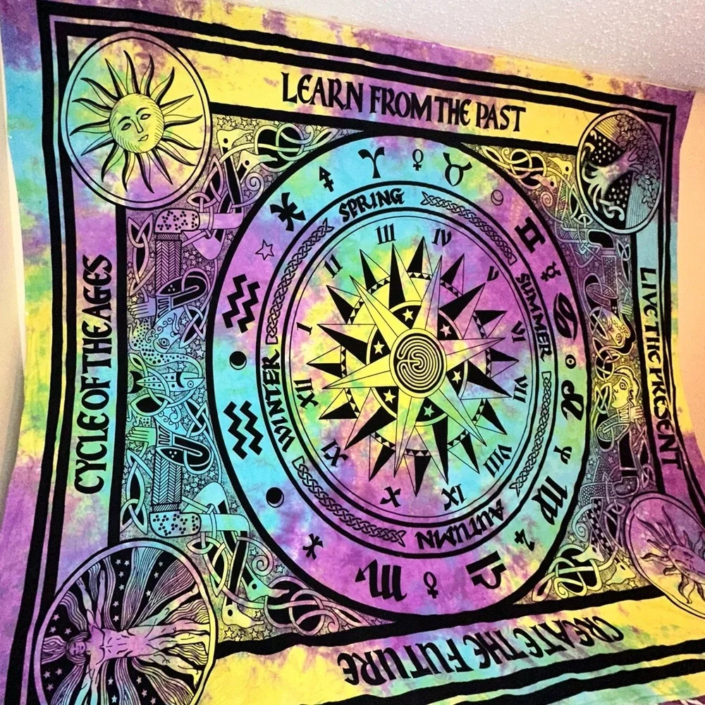 🌞Wall tapestry. Top to Earthbound Trading Co. From India. LIGHT STRIP INCLUDED!!